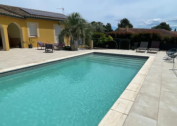 Independante 25 M2 Au Calme Avec Piscine Et Terrain De Petanque